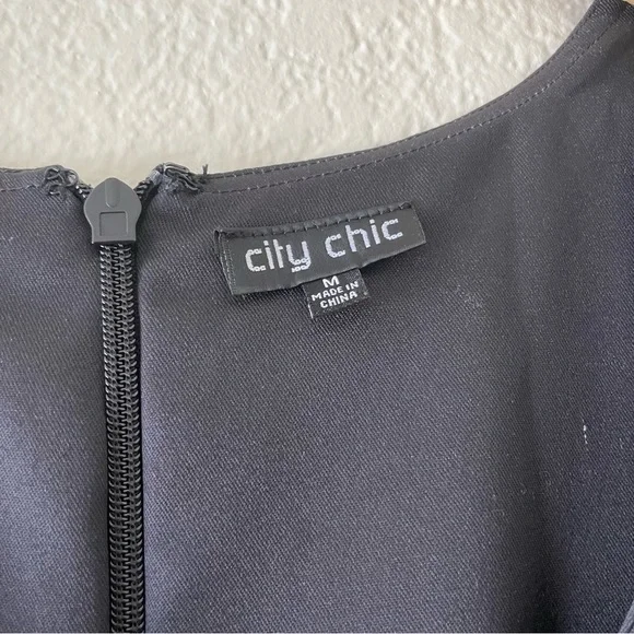 City Chic Floral Dress - Picture 2 of 5